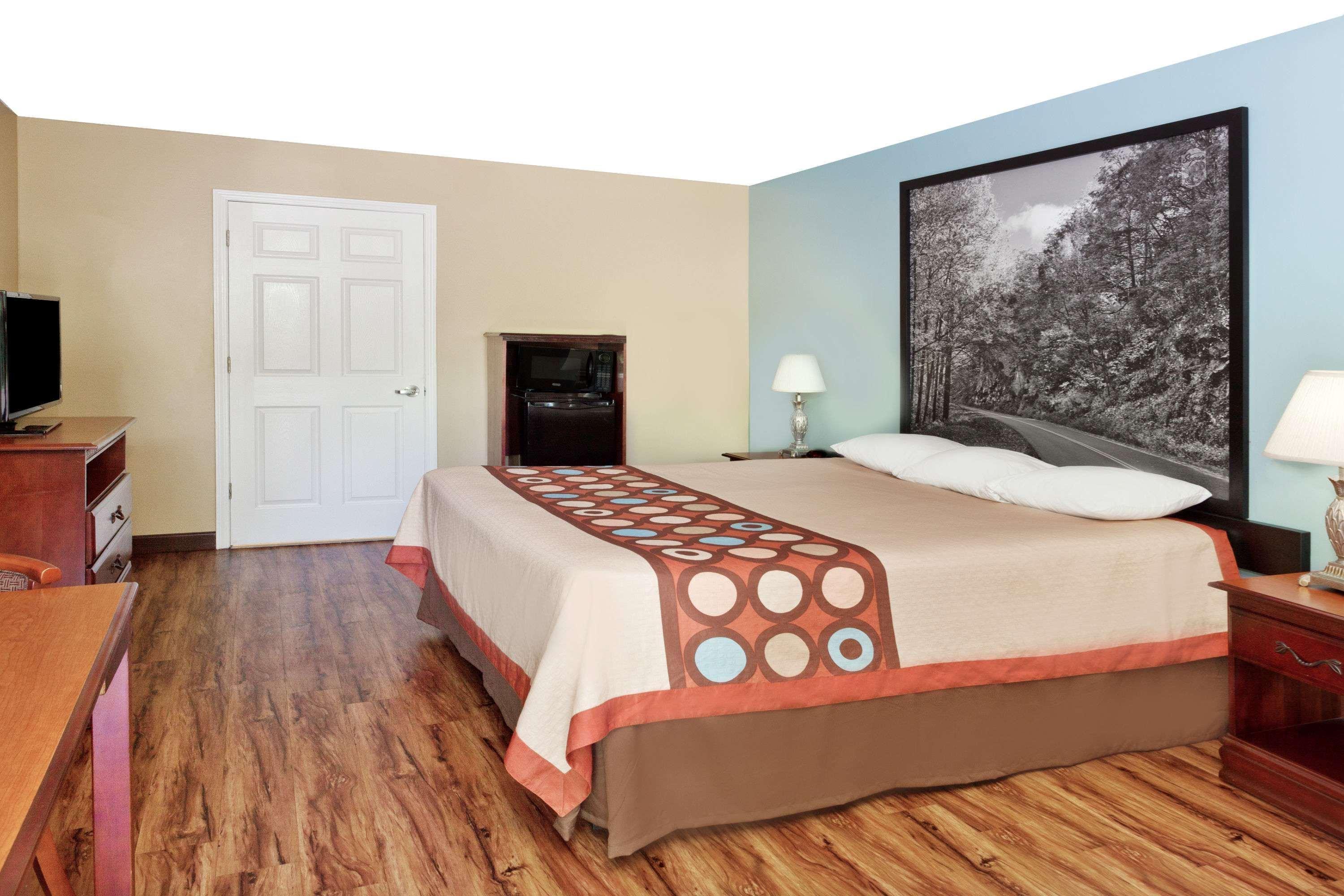 Super 8 By Wyndham Ft. Oglethorpe Ga/chatt Tn Area Hotel